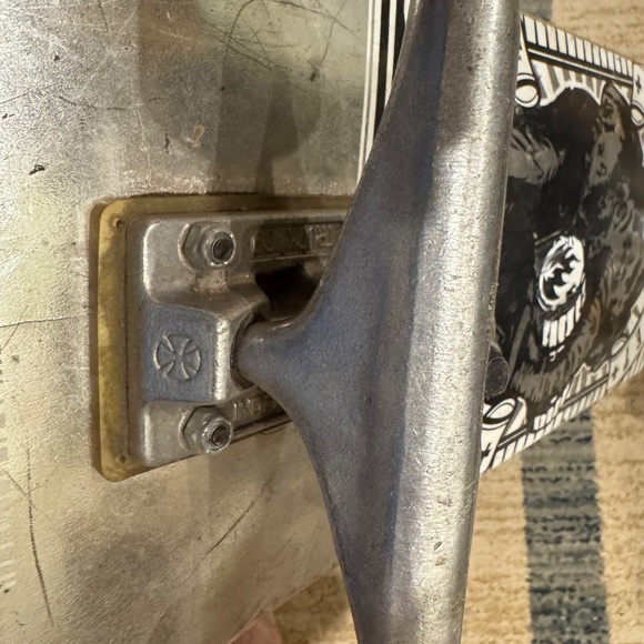 High end skateboard setup - Picture 2 of 4